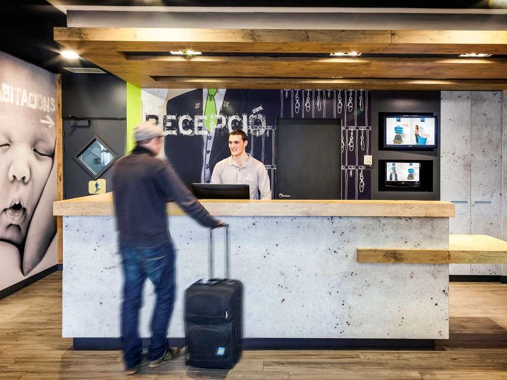 Ibis Budget Barcelona Сан-Андрес-де-ла-Барка Екстер'єр фото